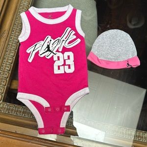 Nike Air Jordan Baby 6-9 mo Outfit + Hat 😍 MC2